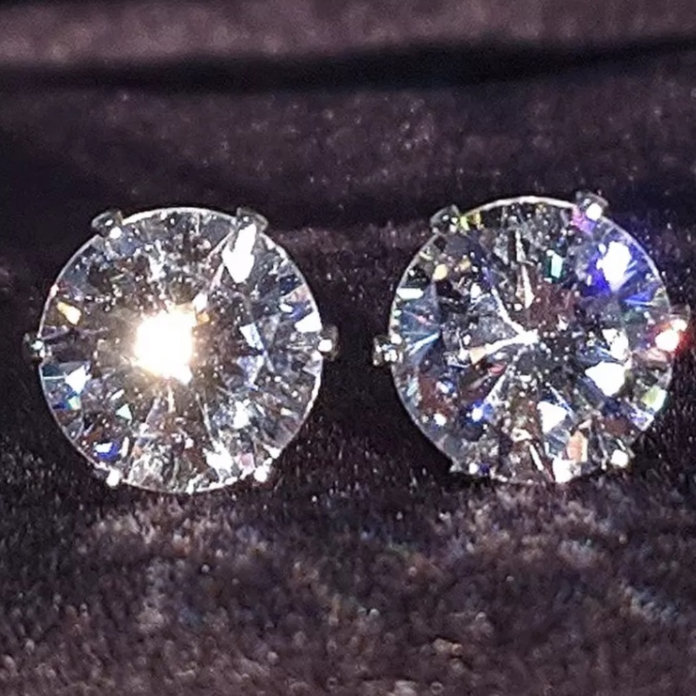 18K white gold plated 7.5mm round stud earrings - Picture 1 of 4